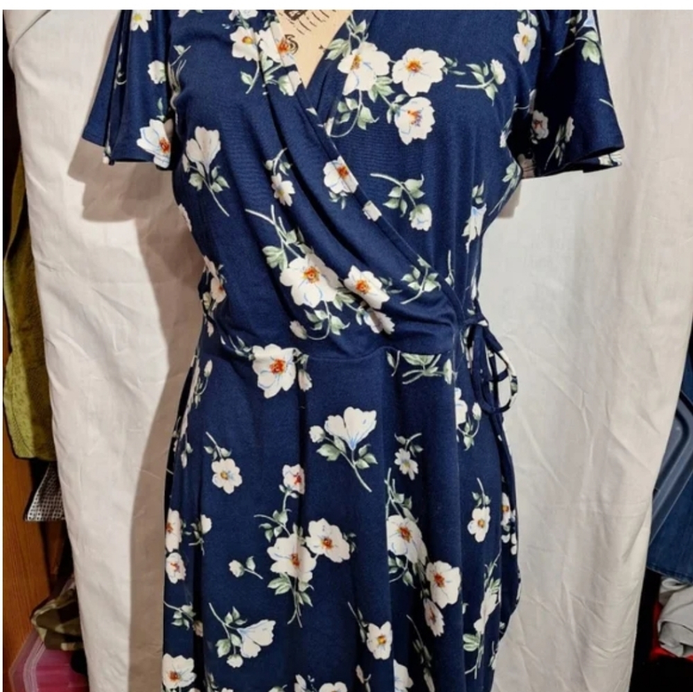 Fortune & Ivy  mini faux wrap dress. XL